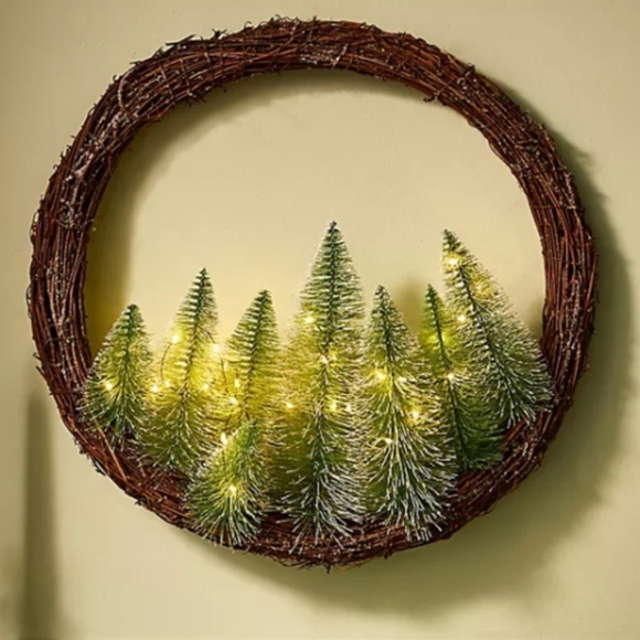 Anthropologie Terrain Pre-Lit LED Bottle Brush Tree Wreath - Picture 1 of 3